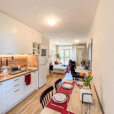 Scandi Business & Leisure Sofie